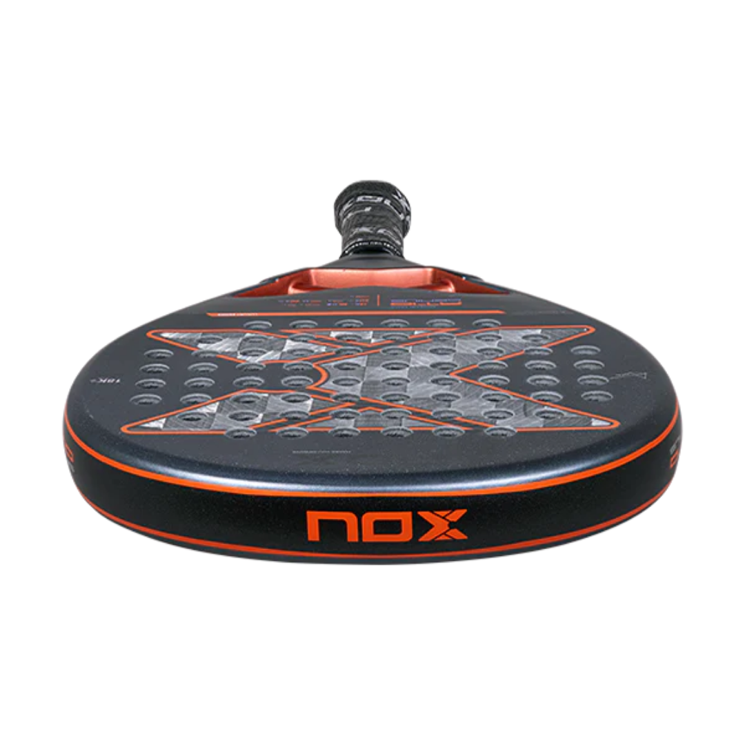 Pala Nox AT10 Genius 18K Alum 2025 Agustín Tapia